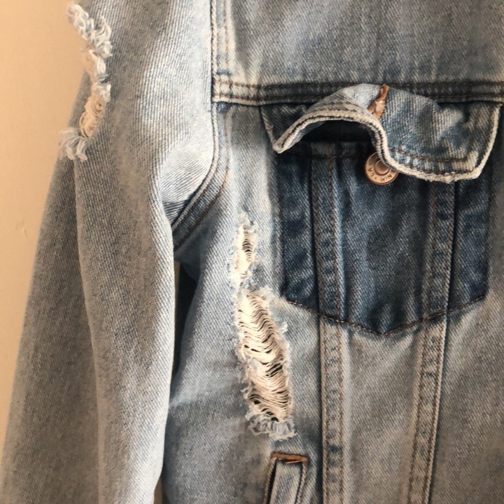 PAC SUN | Distressed light blue jean jacket - Picture 2 of 9